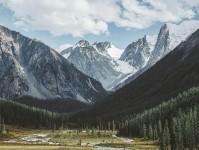 欧乐影视像排错：先查概率有没有被说死，再把主语写出来（读完更稳）